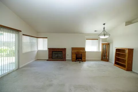 Living - 424 Codington Way, Modesto, CA 95357 photo 8 of 8