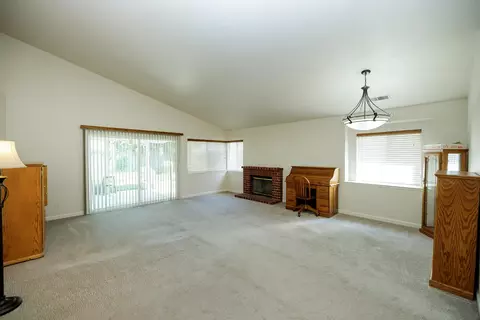 Living - 424 Codington Way, Modesto, CA 95357 photo 1 of 8