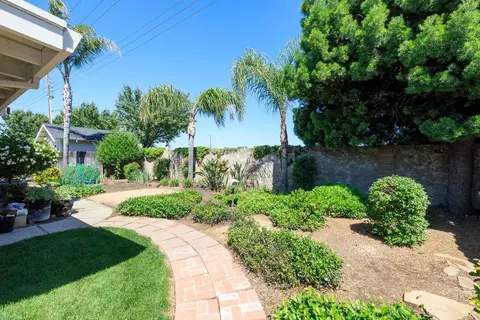 Exterior - 424 Codington Way, Modesto, CA 95357 photo 7 of 17