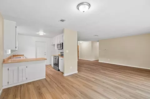 Living - 1410 Mcdermott Ct, Tracy, CA 95376 photo 8 of 8