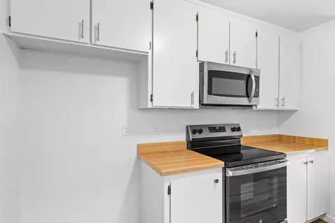 Kitchen - 1410 Mcdermott Ct, Tracy, CA 95376 photo 4 of 4