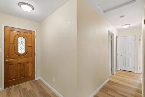 Entry Way - 1410 Mcdermott Ct, Tracy, CA 95376 photo 2 of 2