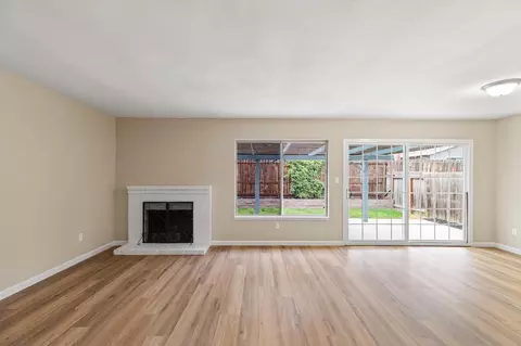 Living - 1410 Mcdermott Ct, Tracy, CA 95376 photo 3 of 8