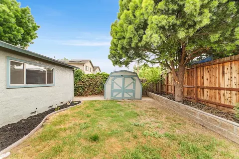 Exterior - 1410 Mcdermott Ct, Tracy, CA 95376 photo 5 of 7