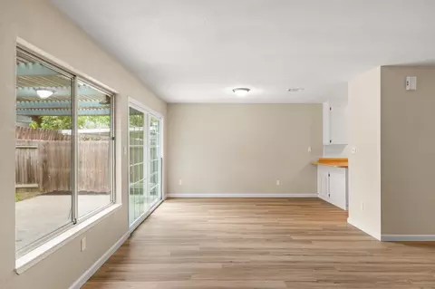 Living - 1410 Mcdermott Ct, Tracy, CA 95376 photo 6 of 8