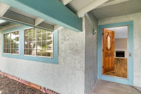 Entry Way - 1410 Mcdermott Ct, Tracy, CA 95376 photo 1 of 2