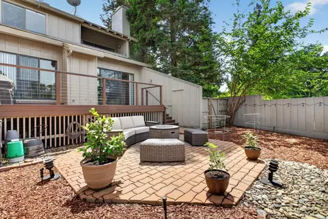 Exterior - 1729 Edgebrook Dr #A, Modesto, CA 95354 photo 9 of 14