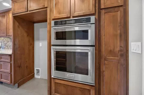 Kitchen - 1729 Edgebrook Dr #A, Modesto, CA 95354 photo 3 of 5