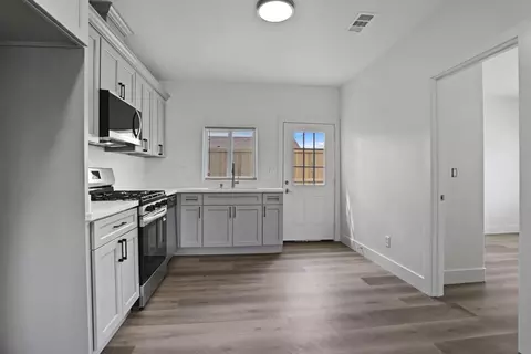 Entry Way - 4106 E 6th St, Stockton, CA 95215 photo 2 of 2