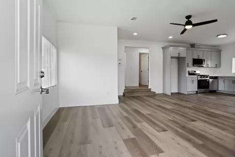 Entry Way - 4106 E 6th St, Stockton, CA 95215 photo 1 of 2