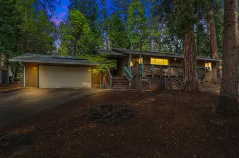 5861 Lupin Ln, Pollock Pines, CA 95726