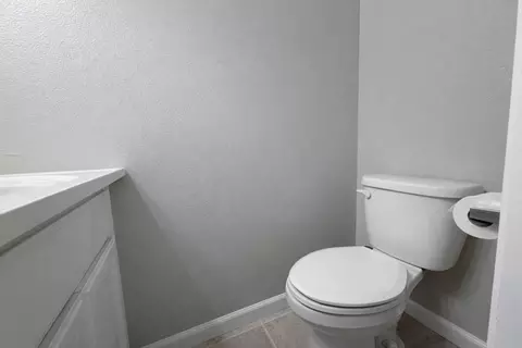 Bath - 2716 Peach St, Live Oak, CA 95953 photo 1 of 3