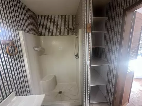 Bath - 4660 Chrome Ridge Ct, Placerville, CA 95667 photo 2 of 4