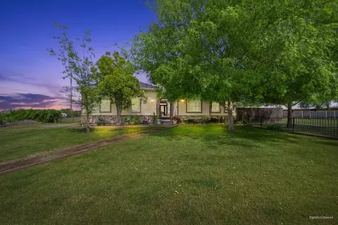5608 Sorento Rd, Sacramento, CA 95835