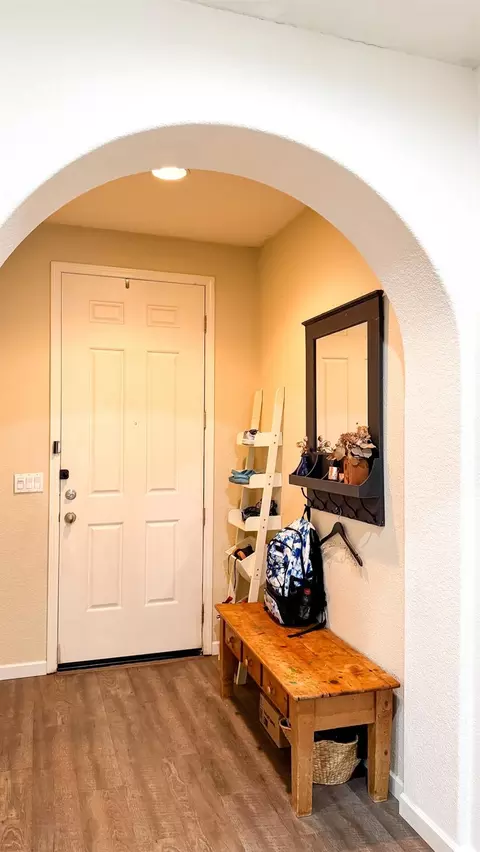Entry Way - 1747 Dalia Ln, Manteca, CA 95337 photo 1 of 4
