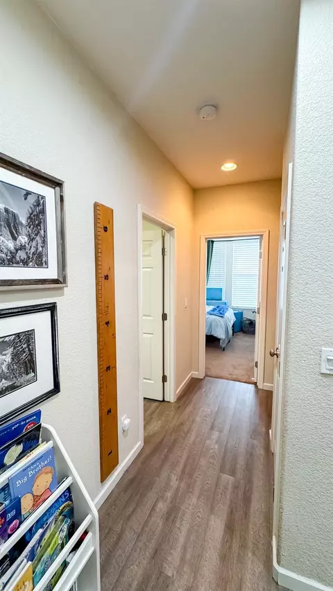 Entry Way - 1747 Dalia Ln, Manteca, CA 95337 photo 3 of 4