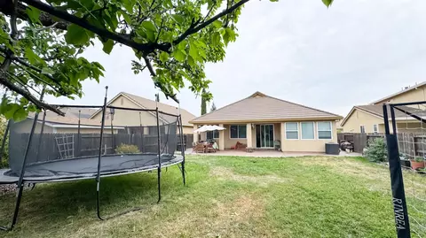 Exterior - 1747 Dalia Ln, Manteca, CA 95337 photo 4 of 4