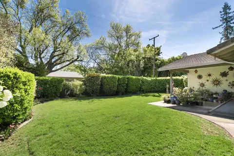 Exterior - 1018 Plum Ln, Davis, CA 95616 photo 5 of 15