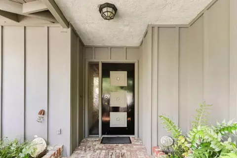 Entry Way - 1018 Plum Ln, Davis, CA 95616 photo 1 of 5