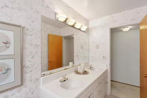 Bath - 1018 Plum Ln, Davis, CA 95616 photo 4 of 4
