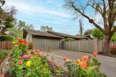 Exterior - 1018 Plum Ln, Davis, CA 95616 photo 3 of 15