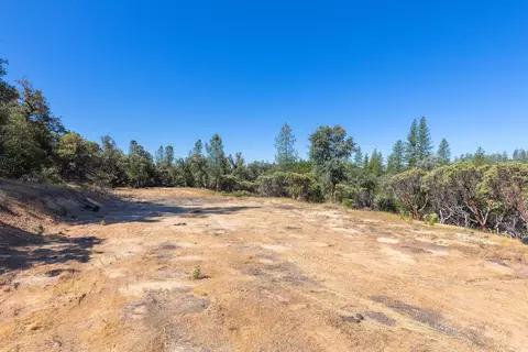 12996 Deadmans Flat Rd, Grass Valley, CA 95949
