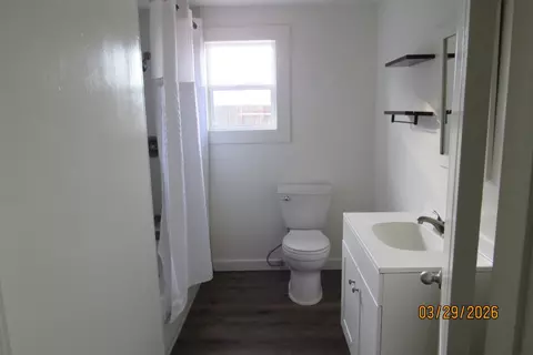 Bath - 2134 Whitcomb Way, Modesto, CA 95350 photo 1 of 1