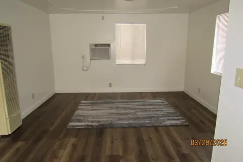 Living - 2134 Whitcomb Way, Modesto, CA 95350 photo 2 of 3