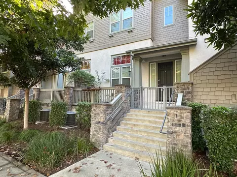1620 D St, Sacramento, CA 95814