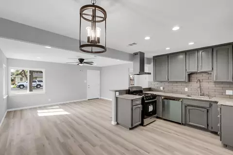 Living - 209 Emerson Ave, Modesto, CA 95350 photo 3 of 3
