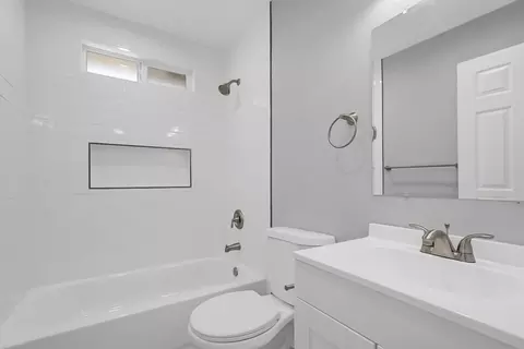 Bath - 209 Emerson Ave, Modesto, CA 95350 photo 1 of 1