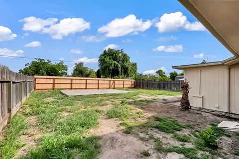 Exterior - 209 Emerson Ave, Modesto, CA 95350 photo 6 of 6