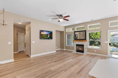 Living - 1812 Newhampton Ct, Modesto, CA 95355 photo 2 of 4