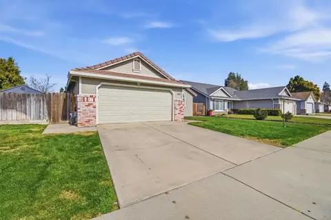 1481 Bluethroat Dr, Turlock, CA 95382 photo 2
