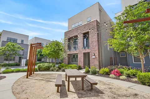 315 Creamery Ln, Sacramento, CA 95814
