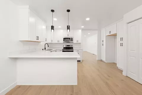 Kitchen - 185 Mill St, Sutter Creek, CA 95685 photo 6 of 8