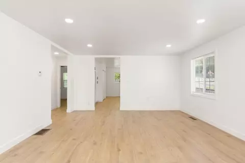 Living - 185 Mill St, Sutter Creek, CA 95685 photo 2 of 6