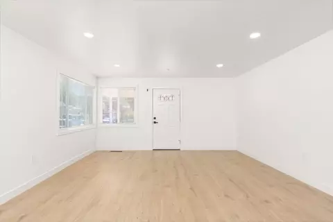 Living - 185 Mill St, Sutter Creek, CA 95685 photo 3 of 6