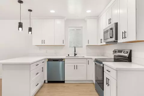 Kitchen - 185 Mill St, Sutter Creek, CA 95685 photo 4 of 8