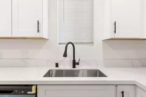 Kitchen - 185 Mill St, Sutter Creek, CA 95685 photo 2 of 8