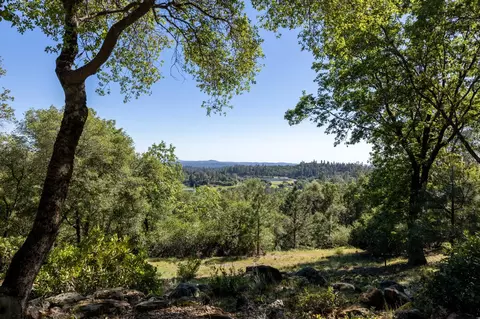 1235 Forest View Dr, Meadow Vista, CA 95722