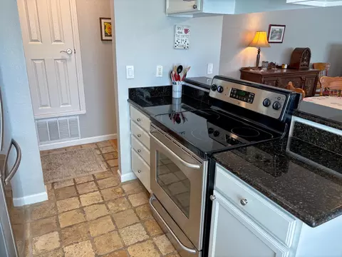 Kitchen - 3917 Dale Rd #A, Modesto, CA 95356 photo 4 of 5