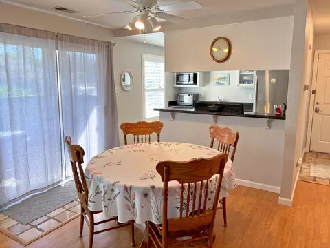 Dining - 3917 Dale Rd #A, Modesto, CA 95356 photo 2 of 3
