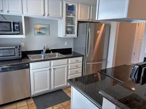 Kitchen - 3917 Dale Rd #A, Modesto, CA 95356 photo 3 of 5