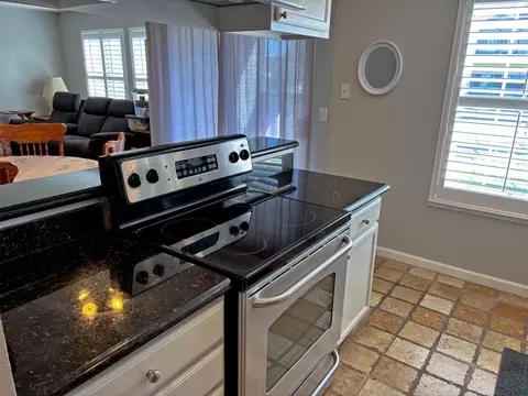 Kitchen - 3917 Dale Rd #A, Modesto, CA 95356 photo 2 of 5