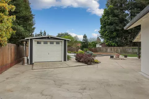 Exterior - 213 Primula Ct, Ripon, CA 95366 photo 13 of 15