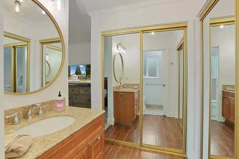Bath - 213 Primula Ct, Ripon, CA 95366 photo 3 of 3