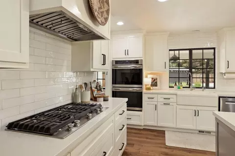 Kitchen - 213 Primula Ct, Ripon, CA 95366 photo 7 of 7