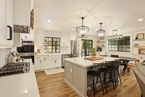 Kitchen - 213 Primula Ct, Ripon, CA 95366 photo 1 of 7