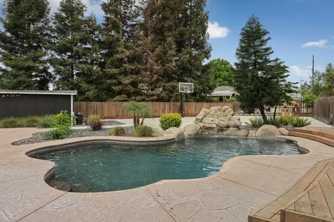 Exterior - 213 Primula Ct, Ripon, CA 95366 photo 8 of 15